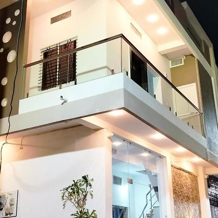 אויאיין Hotel Rudraksh מראה חיצוני תמונה