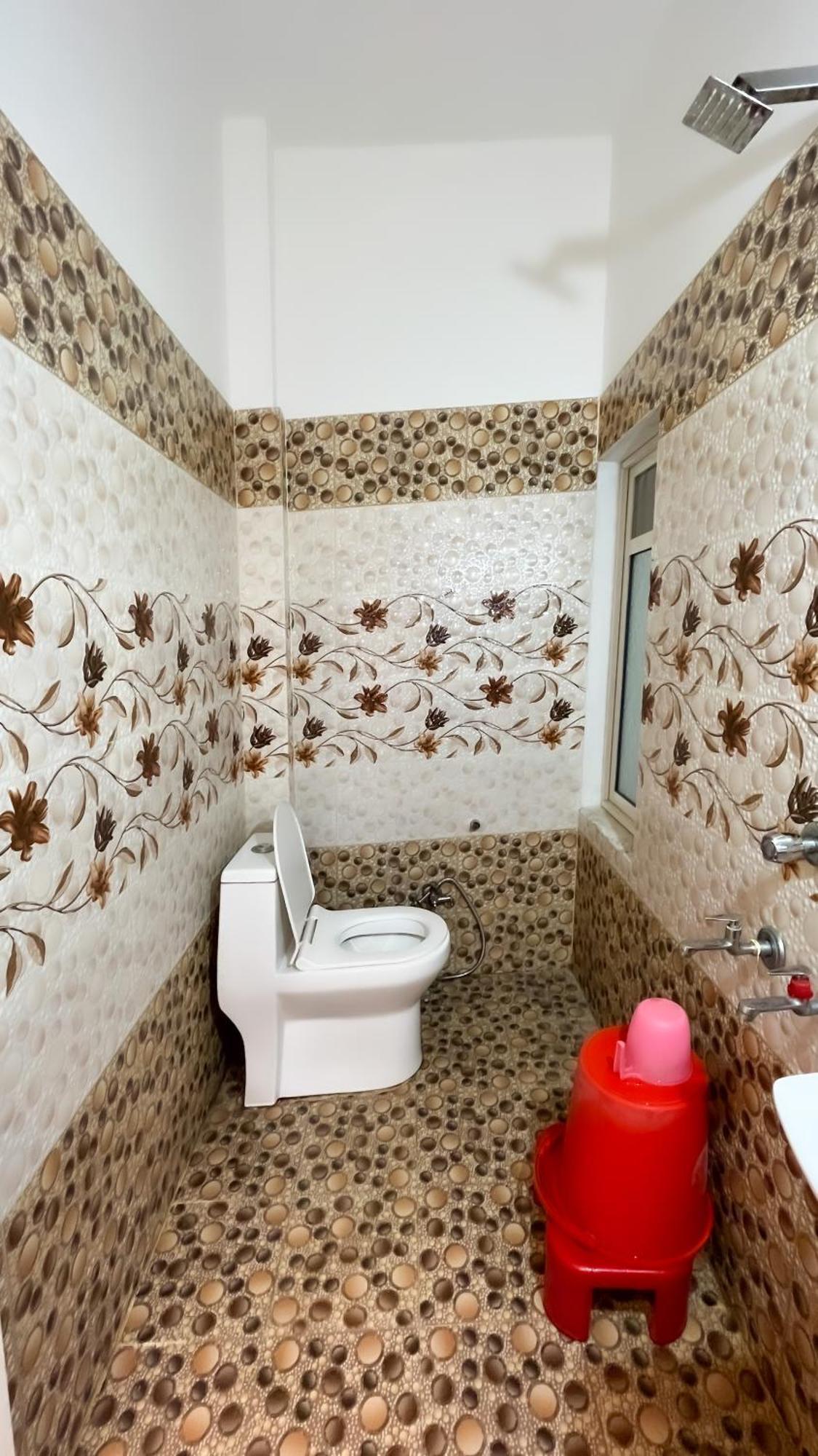 אויאיין Hotel Rudraksh מראה חיצוני תמונה