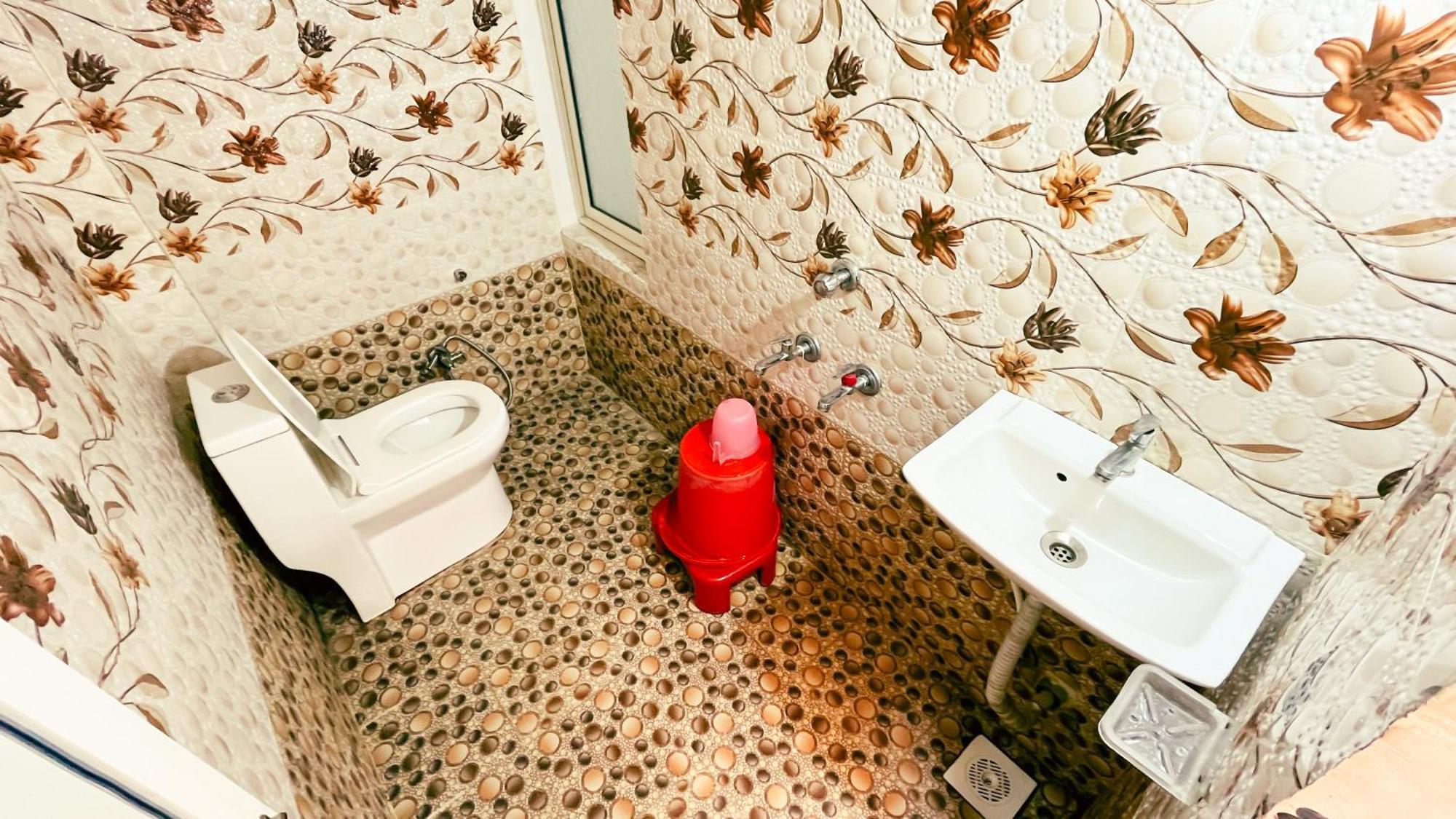 אויאיין Hotel Rudraksh מראה חיצוני תמונה